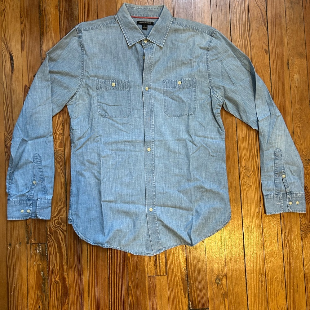 Banana Republic Light Blue Casual Button Down Shirt
